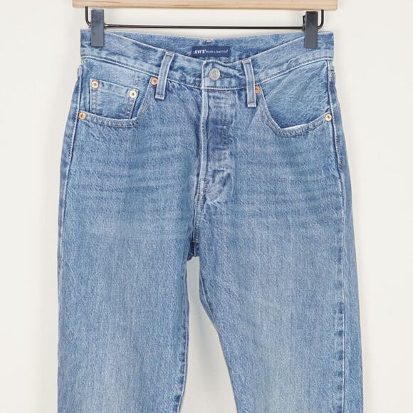 Levis 501 Made and Crafted Selvedge Button Fly Crop Distressed Jeans Sz 25 - Picture 2 of 9